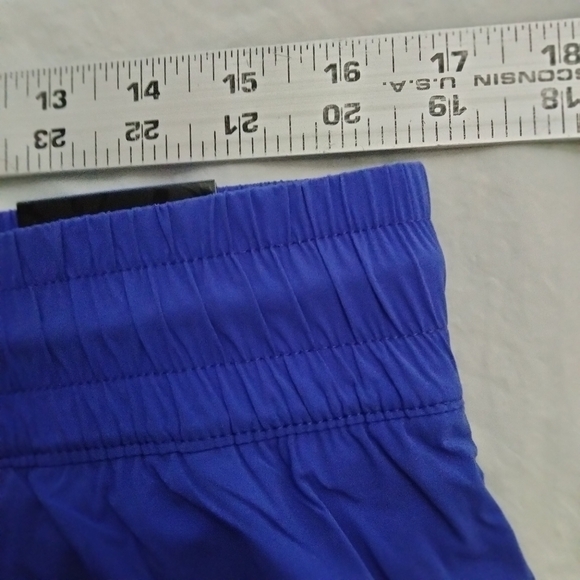 Spyder Active Ladies' Woven Shorts Blue Size L 1753161 NWT - Picture 2 of 6